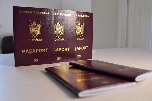 В данной статье расскажем о том, как можно получить паспорт Румынии или Молдавии за рекордно короткое время.– приблизительно год-полтора, не выезжая из страны для того, чтобы оформить всю необходимую документацию, не отказываясь от гражданства РФ