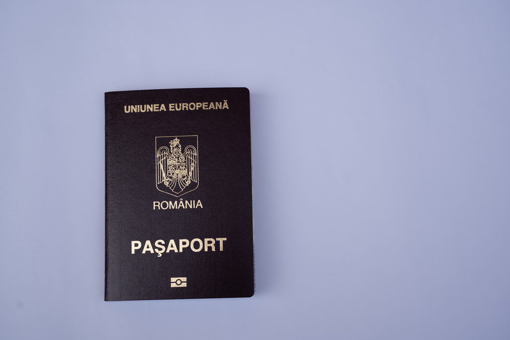 Нынешнюю ситуацию с обманом в процессе получения гражданства Румынии, а именно с появлением на рынке большого количества мошенников и усложнения процесса получения румынского паспорта