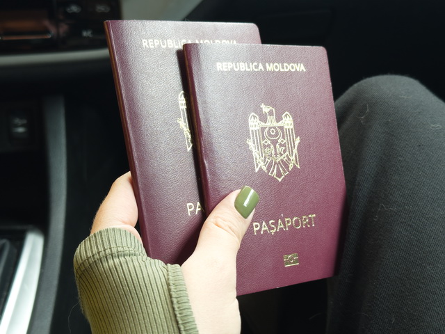 Новые изменения в законе о гражданстве (Ст. 11 ч. 1 пункт С) республики Молдова, внесенные постановлением ЗП 142 от 08.06.23 (МО 210-212/23.06.23), вступили в силу с 01.11.2023 г. В соответствии с обновленными правилами, лица, родившиеся на территории Молдовы от родителей
