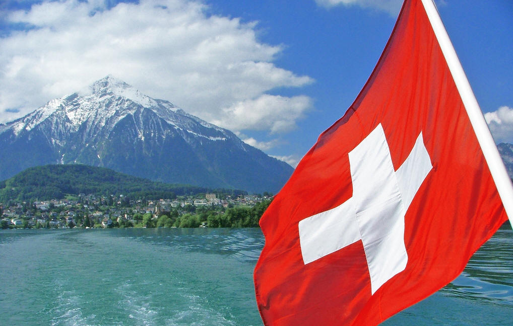 Швейцария является одной из самых популярных стран в мире, когда речь заходит о гражданстве. В последние годы приобретение швейцарского гражданства стало трудным после ужесточения правил